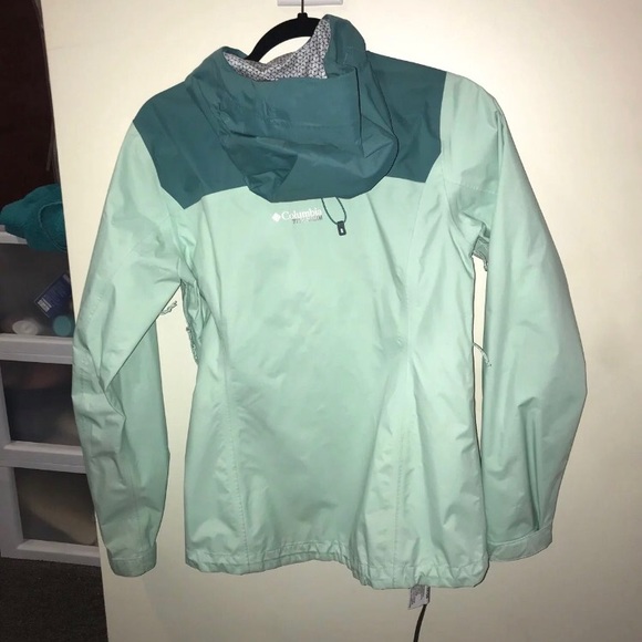 Columbia rain jacket - Picture 2 of 3